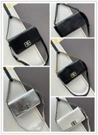 Picture of Balenciaga Handbags _SKUfw177415616fw